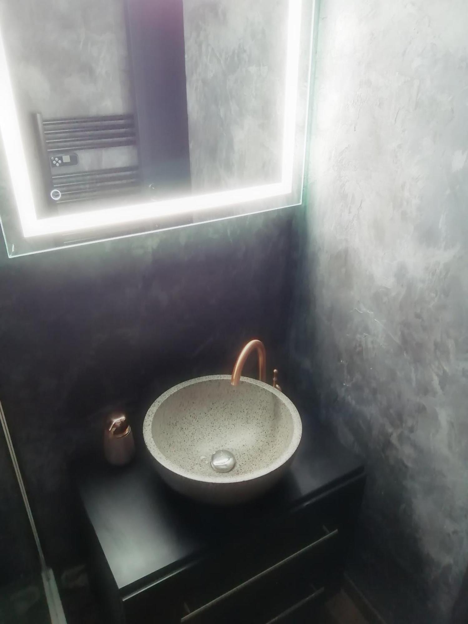Appartement Avec Balneo Et Sauna Privatif - Le Rose Cuivre Troyes Exteriör bild